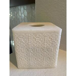 BEAU MONDE WHITE RESIN 3D CARVED PATTER TISSUE BOX HOLDER
